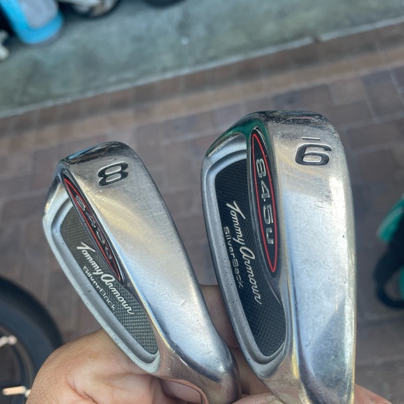 Tommy Armou 845 Silverback Iron 8/9 In Right Handed  graphite shafts - Picture 9 of 9